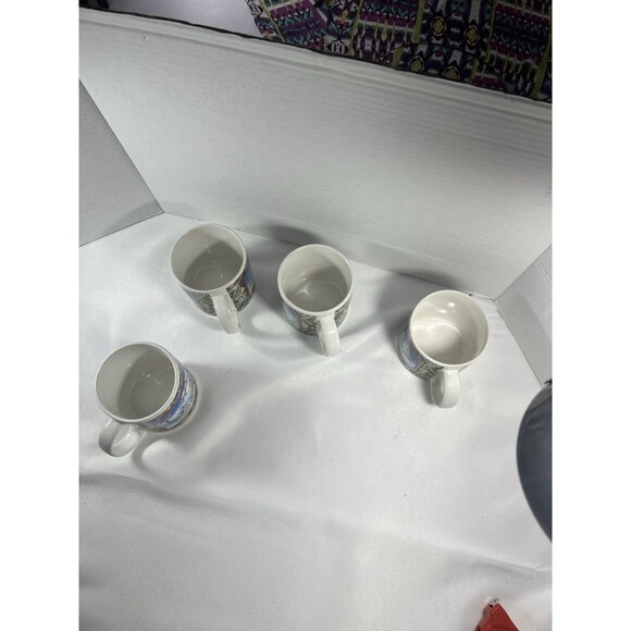 Vintage Sakura Christmas Scene Mugs by Sue Zipkin – Set of 4 (1995) - Picture 10 of 15